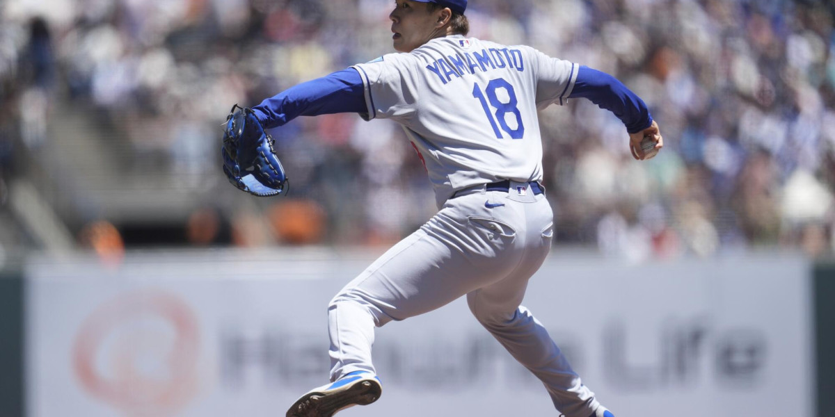 Clayton Kershaw, Kik Hernndez concerning 7 Dodgers totally free brokers