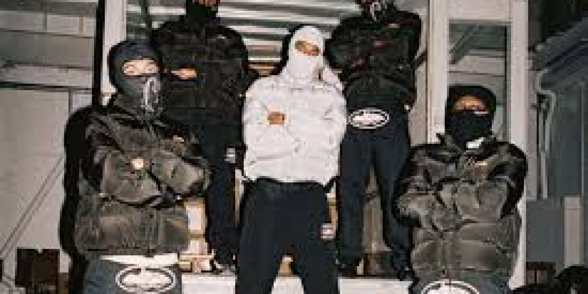 Corteiz Windbreaker – Stay Stylish in Any Weather